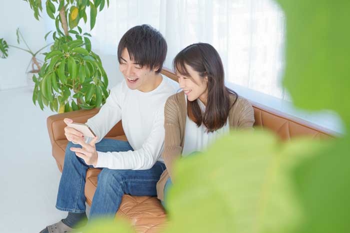 彼氏の家に泊まる時に気をつけること6つ 持ち物や仲を